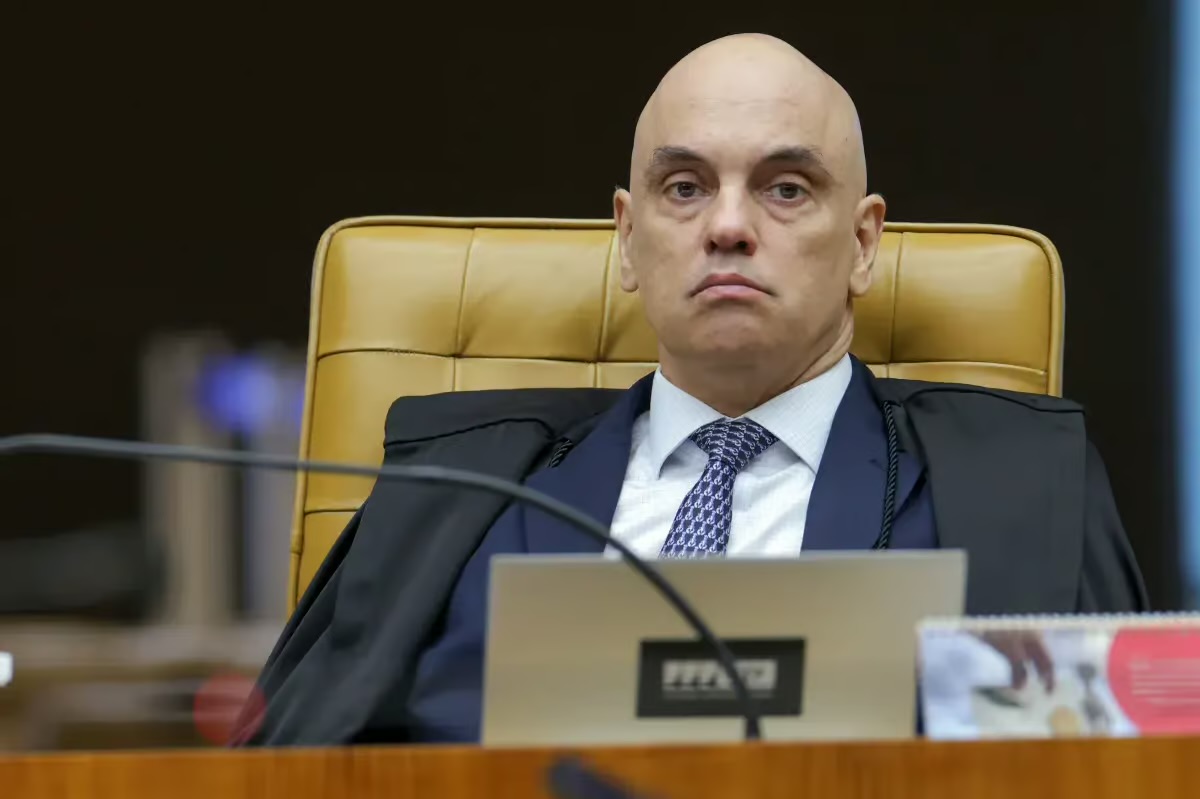 Alexandre de Moraes voou em aviões de empresa de Vorcaro, indicam documentos