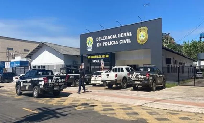 Jovem é detido após causar tumulto e ameaças dentro de casa em Cruzeiro do Sul