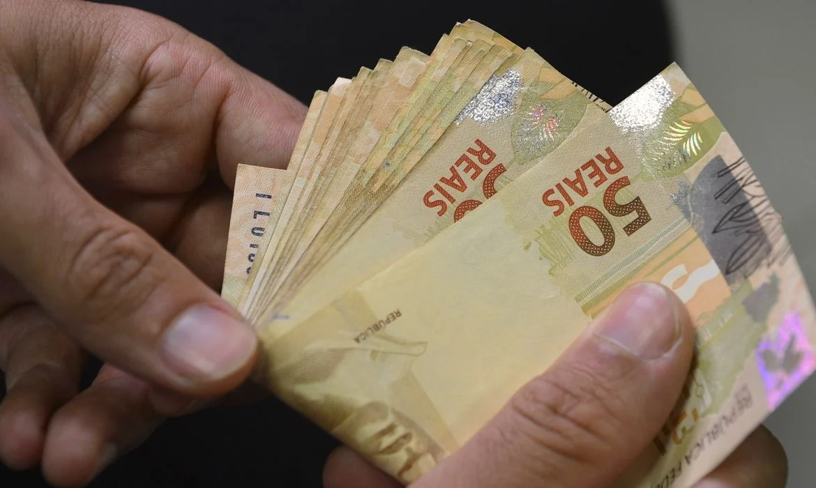 Governo antecipa 13º do INSS e injeta bilhões na economia