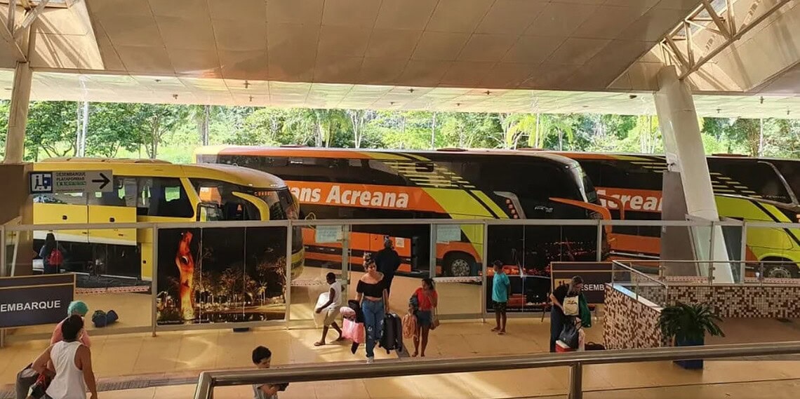 Acre cria Passe Livre para atletas de futebol de 14 a 17 anos; entenda quem tem direito