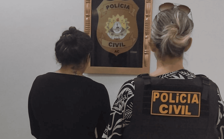 Mulher é presa ao tentar usar certidão de casamento falsa em atendimento na OCA, em Rio Branco