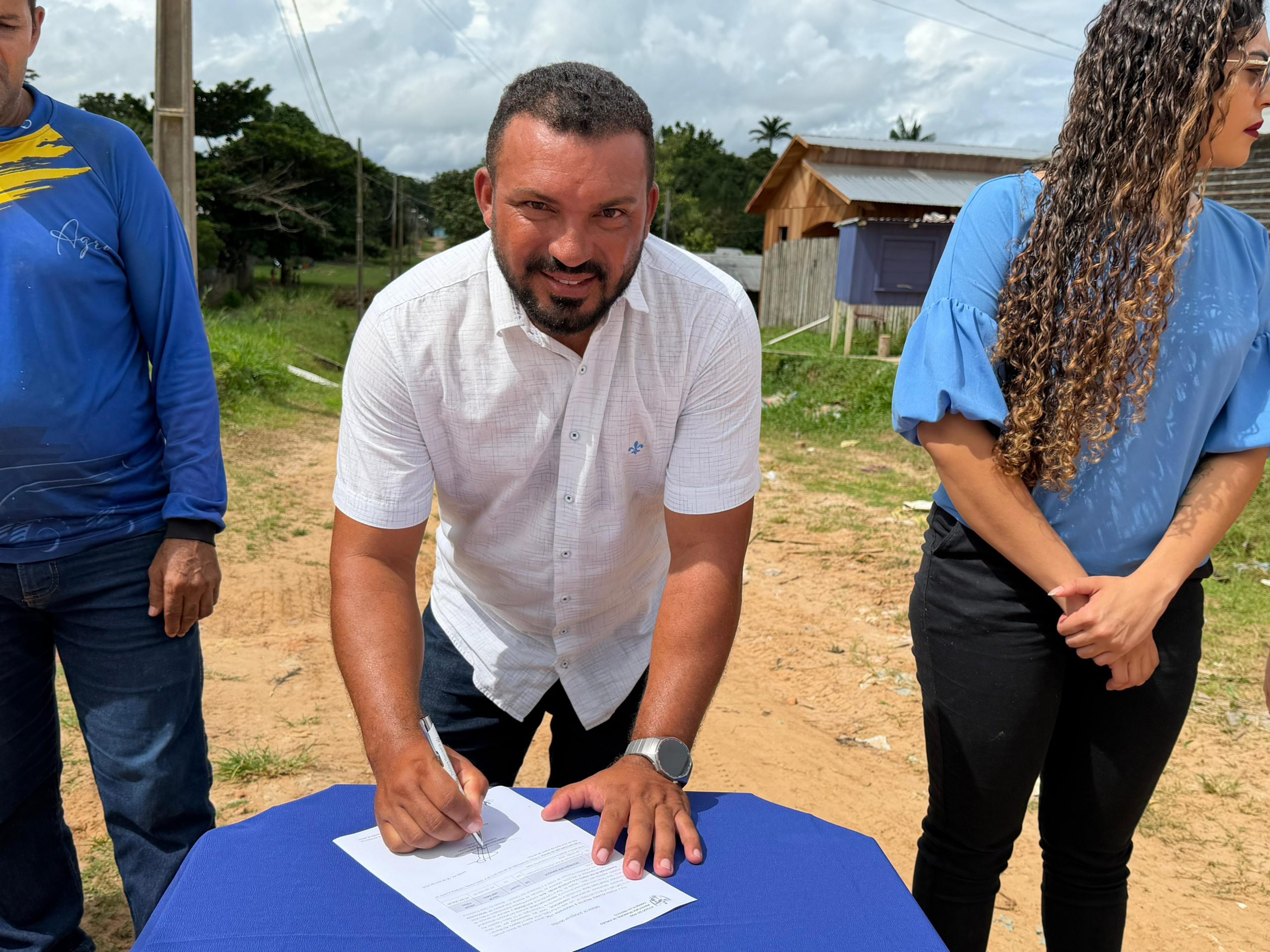 Prefeito Naudo Ribeiro assina ordem de serviço para pavimentação de vias urbanas em Jordão