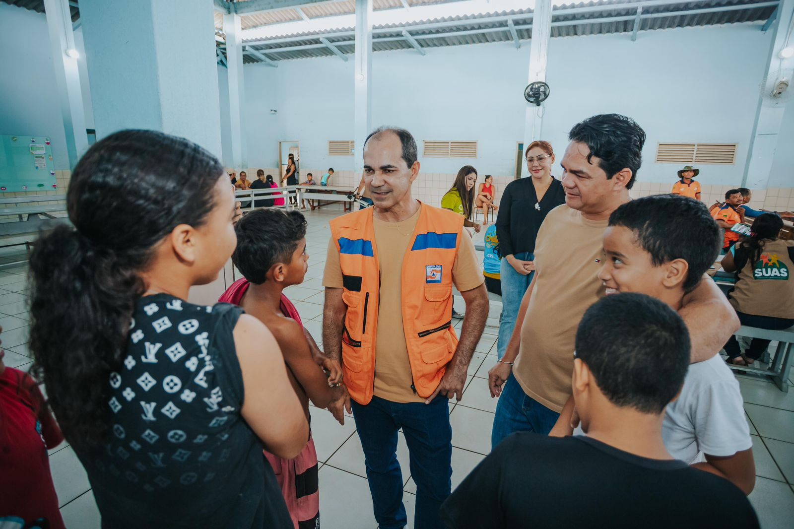 Prefeitura de Cruzeiro do Sul segue com a retirada de famílias para suas residências após cheia do Juruá