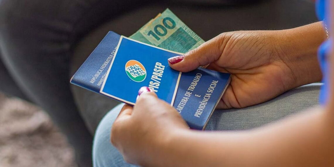 PIS/Pasep paga até R$ 1.621 nesta semana; descubra se seu nome está na lista