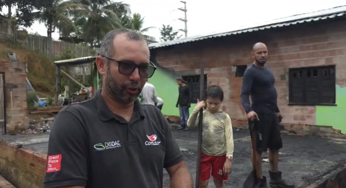 Incêndio destrói casa e família perde tudo em Cruzeiro do Sul