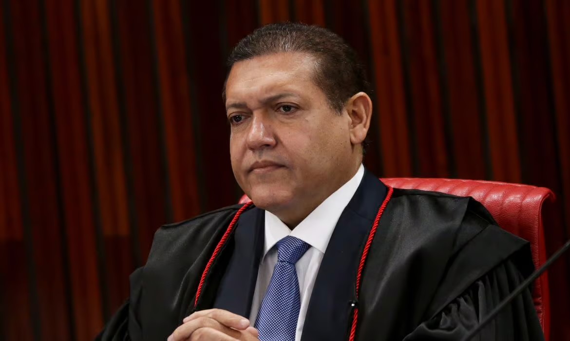 TSE deve eleger Nunes Marques como novo presidente em votação simbólica nesta terça