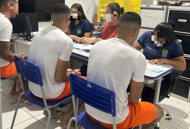 Polícia Civil garante acesso à cidadania com atendimento para emissão da CIN para detentos em Tarauacá